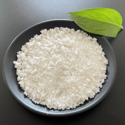 1-5 มม. 94.5% นาที NaCl เกลือทะเลดิบสีขาวสำหรับการปรับปรุงพันธุ์บำบัดน้ำ