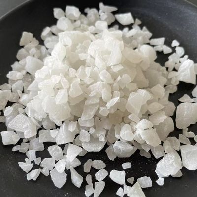 16.5% Al2(SO4)3 เกลืออะลูมิเนียมซัลเฟตเกล็ดสีขาวสำหรับบำบัดน้ำ